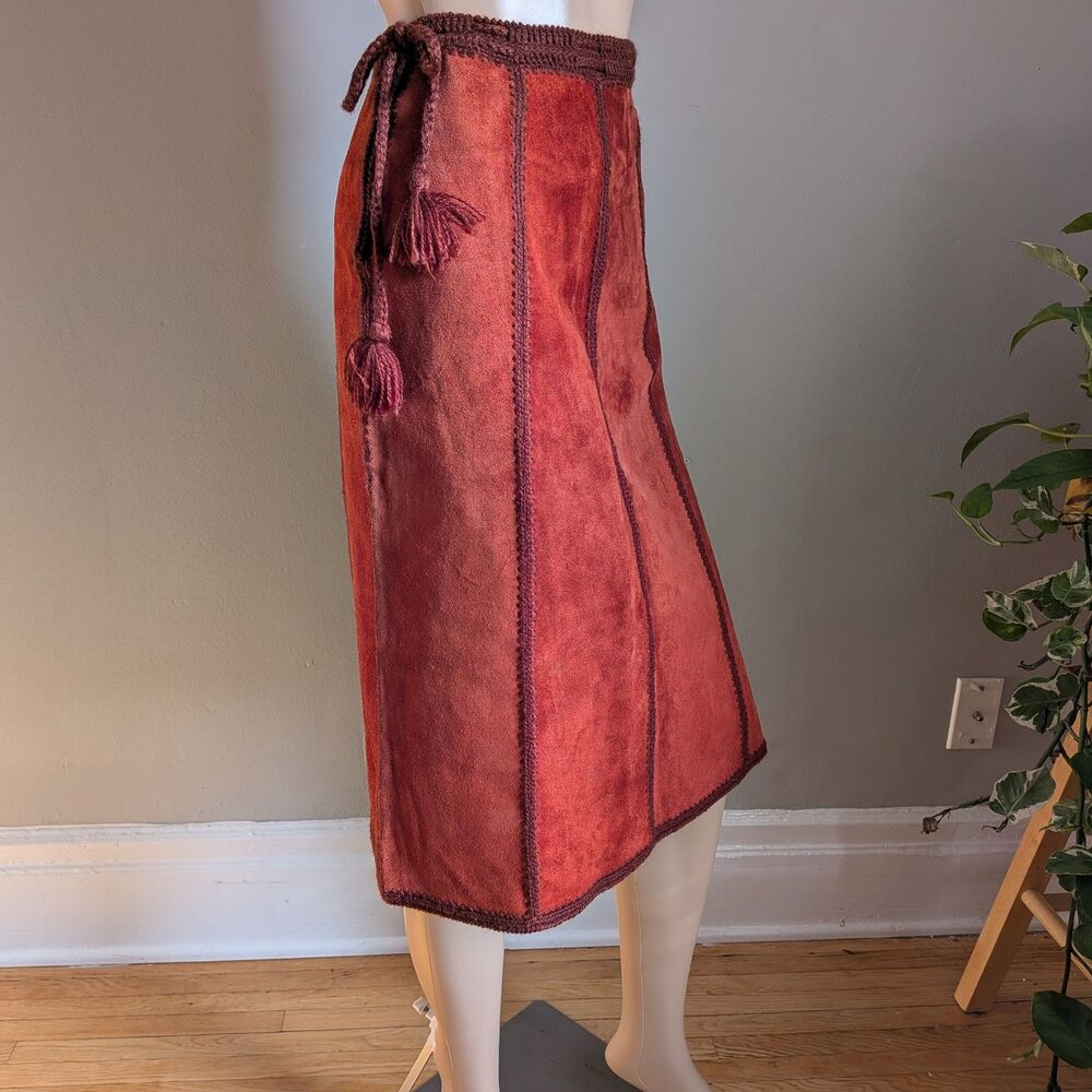 Vintage Red Suede Midi Skirt Chunky Knit Boho Dark Academia Size 0 - Picture 2 of 10